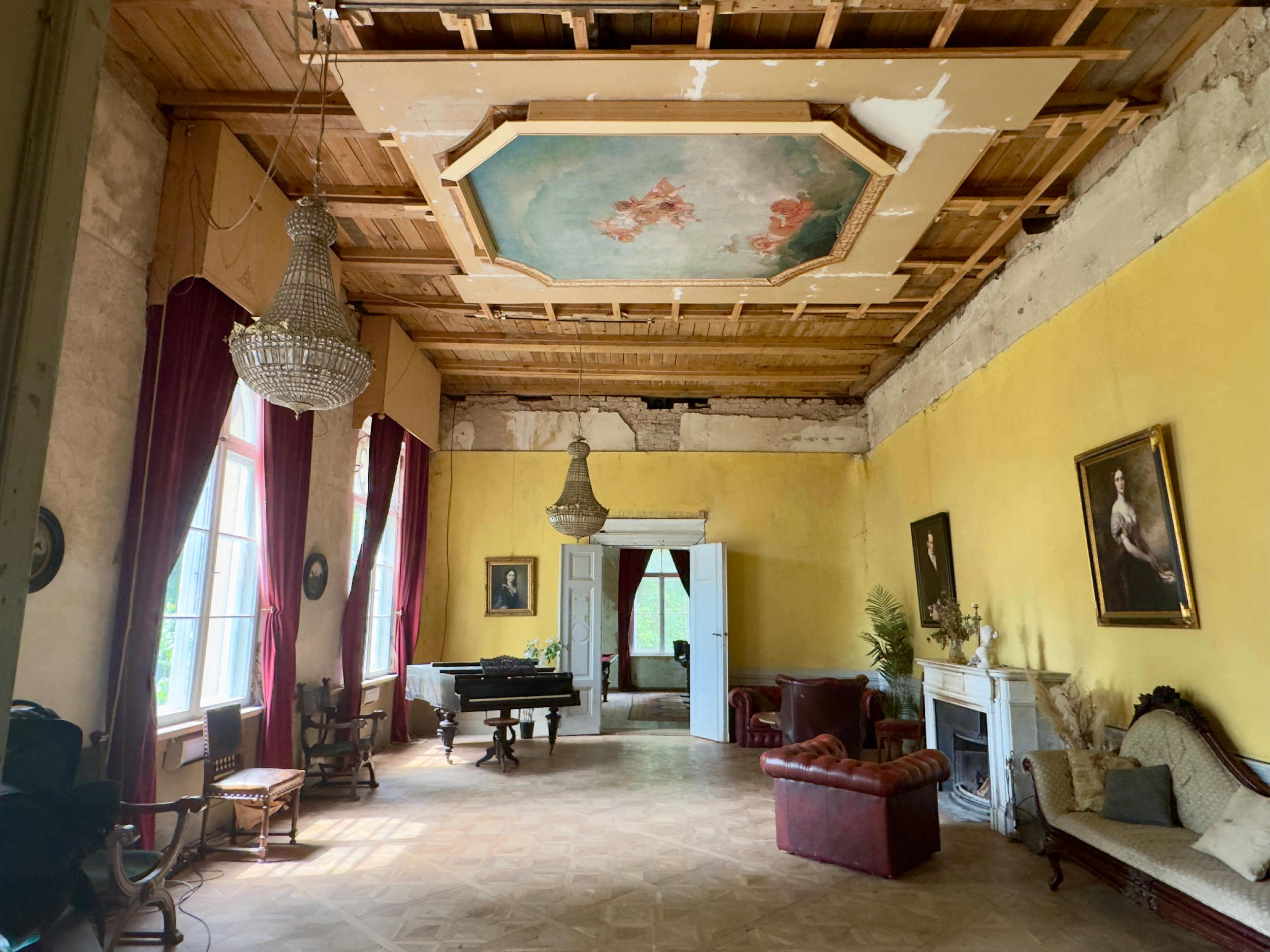 caste-interior-ballroom1